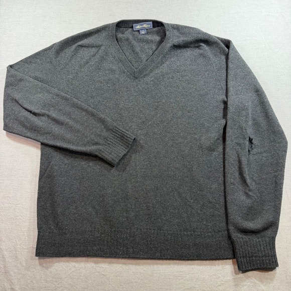 Brooks Brothers Other - Brooks Brothers Sweater Mens Large Grey Fair V-Neck Made in Italy Raglan Sleeve